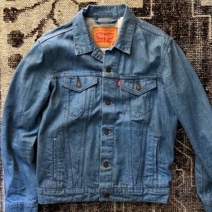 Levi’s Trucker Denim Jacket SZ Medium